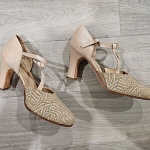 LaDuca Champagne Satin Dance Shoes Size 38.5  3.5" Heels Leather Sole